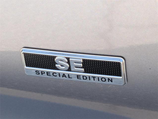 Photo of 2023 Mercury Gray Metallic Mitsubishi Outlander