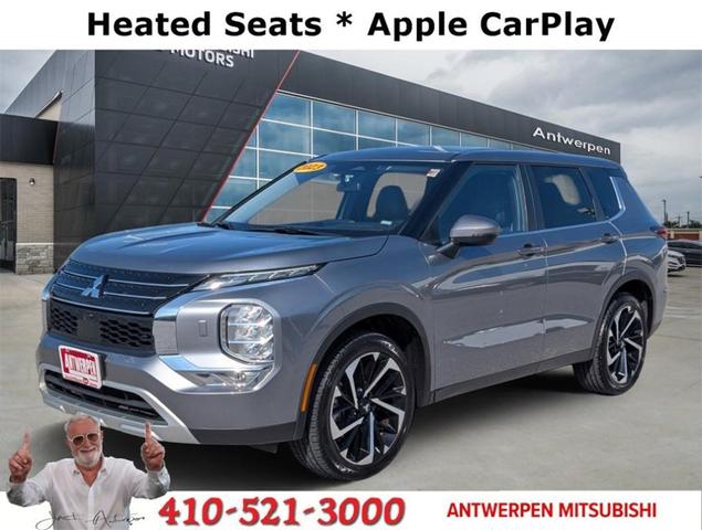 Photo of 2023 Mercury Gray Metallic Mitsubishi Outlander