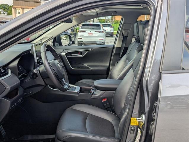 Photo of 2019 Magnetic Gray Metallic Toyota RAV4