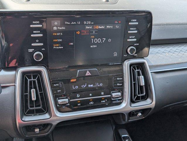 Photo of 2021 Glacial White Pearl Kia Sorento