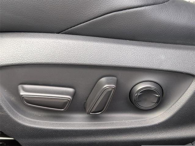Photo of 2023 Classic Silver Metallic Toyota Corolla Hatchback