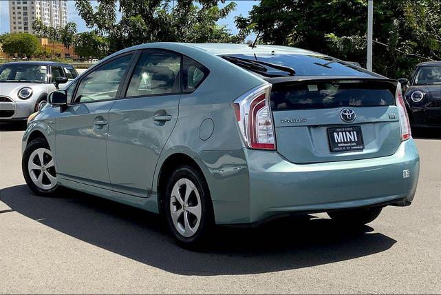 Photo of 2014 Pearl Toyota Prius