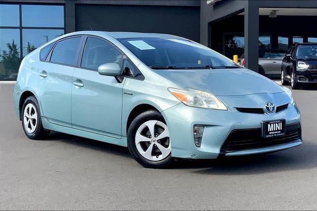 Photo of 2014 Pearl Toyota Prius