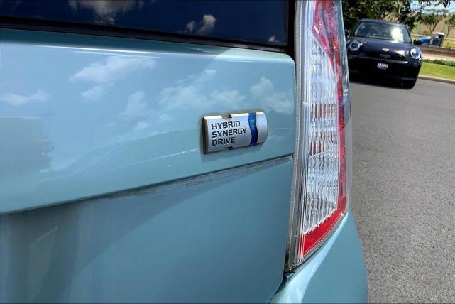 Photo of 2014 Pearl Toyota Prius