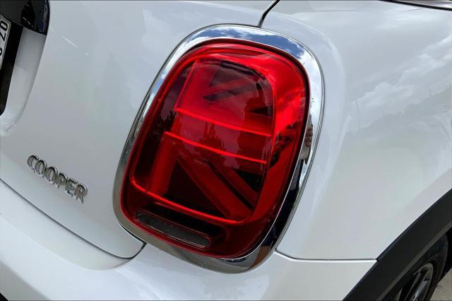 Photo of 2024 White Metallic MINI Hardtop