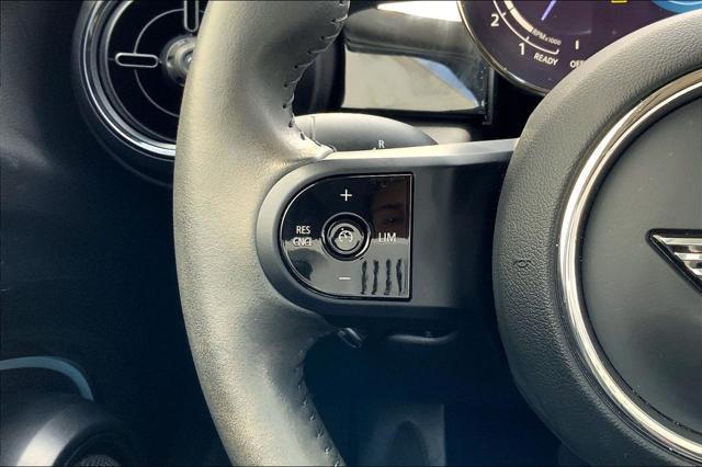 Photo of 2024 White Metallic MINI Hardtop