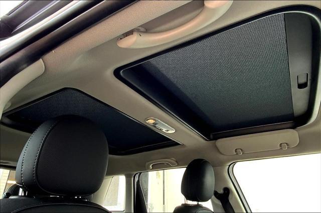 Photo of 2024 White Metallic MINI Hardtop