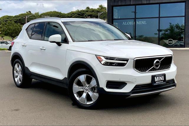 Photo of 2020 Ice White Volvo XC40