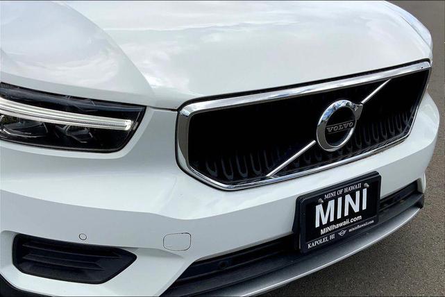Photo of 2020 Ice White Volvo XC40