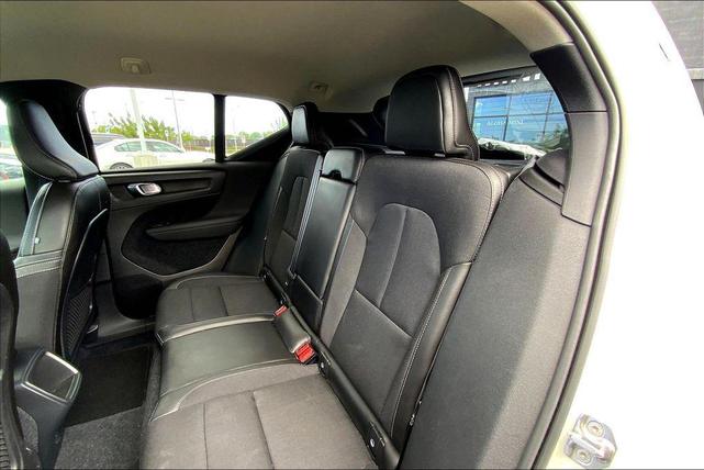 Photo of 2020 Ice White Volvo XC40