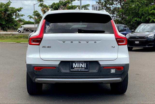 Photo of 2020 Ice White Volvo XC40