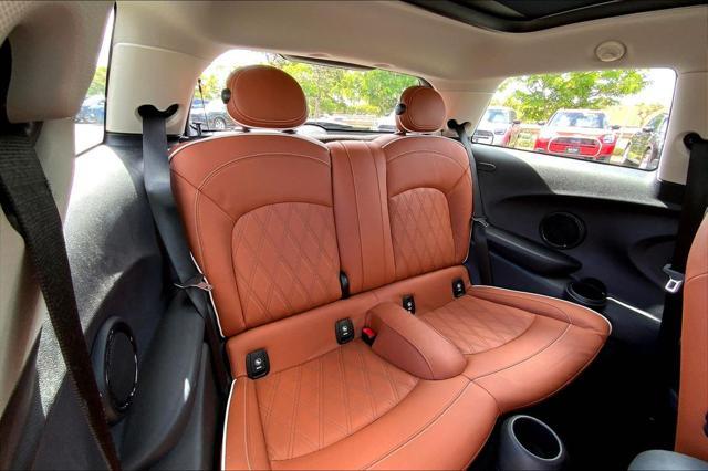 Photo of 2023 British Racing Green MINI Hardtop