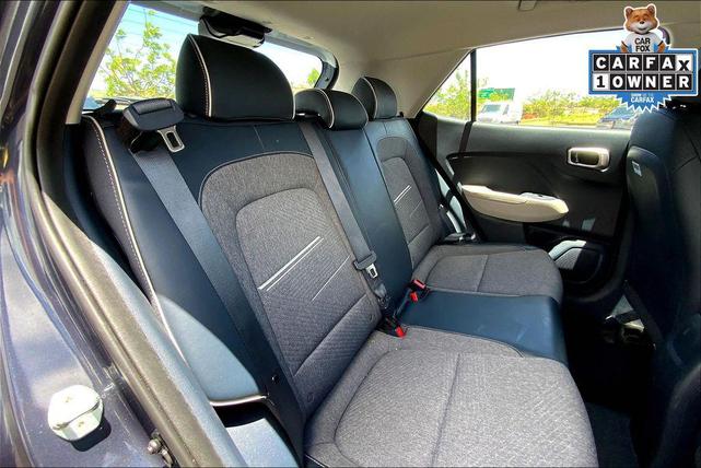 Photo of 2022 Denim w/White Roof Hyundai VENUE