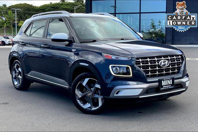 Photo of 2022 Denim w/White Roof Hyundai VENUE
