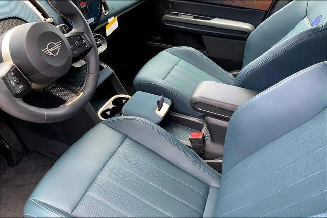 Photo of 2025 Silver MINI Countryman