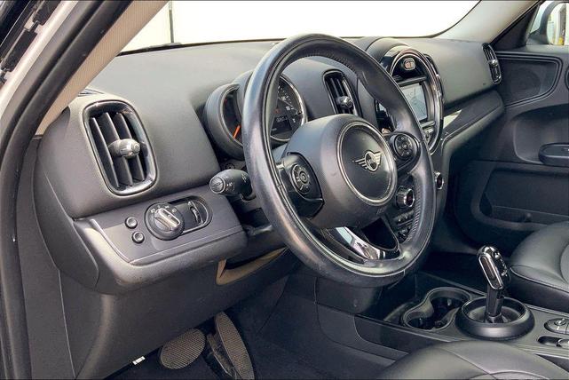 Photo of 2020 Light White MINI Countryman