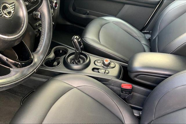 Photo of 2020 Light White MINI Countryman
