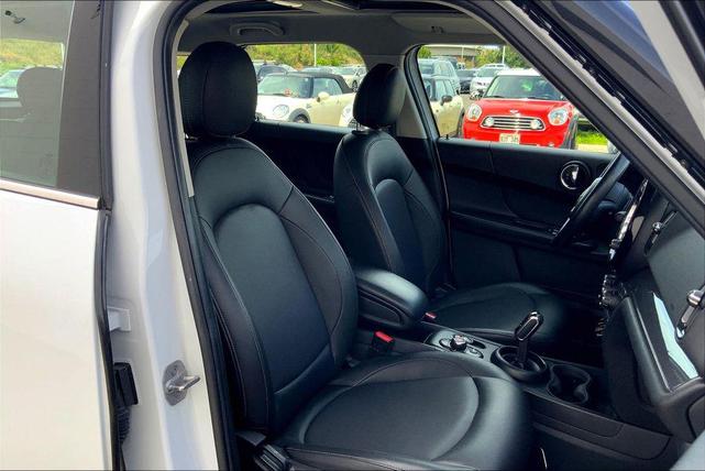 Photo of 2020 Light White MINI Countryman