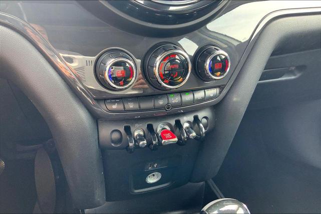 Photo of 2020 Light White MINI Countryman