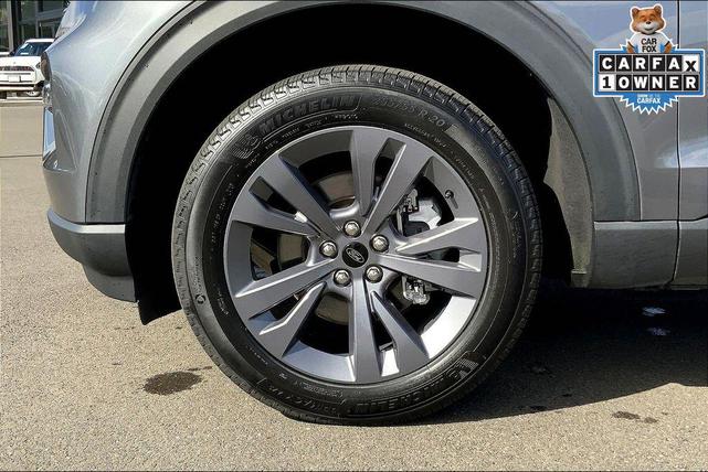 Photo of 2023 Carbonized Gray Metallic Ford Explorer