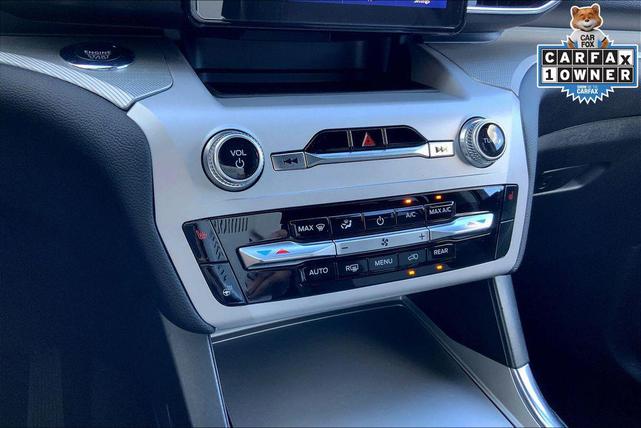 Photo of 2023 Carbonized Gray Metallic Ford Explorer