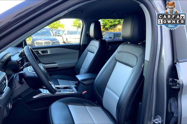 Photo of 2023 Carbonized Gray Metallic Ford Explorer