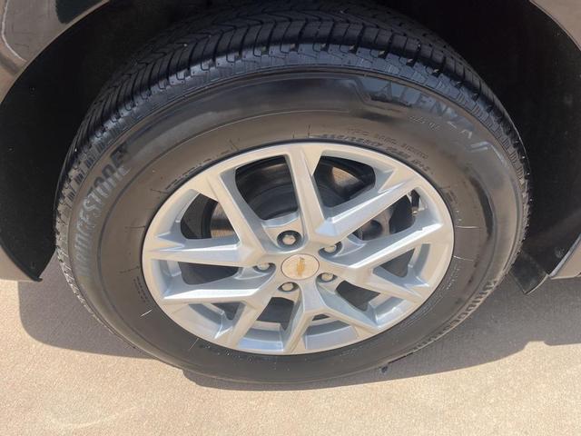 Photo of 2023 Mosaic Black Metallic Chevrolet Equinox