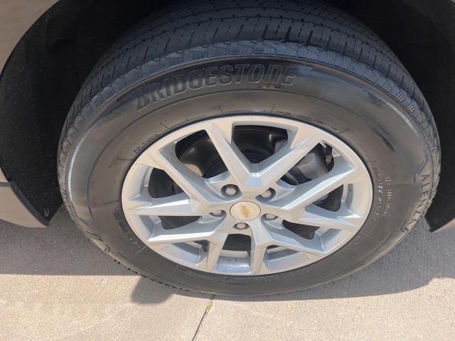 Photo of 2023 Mosaic Black Metallic Chevrolet Equinox