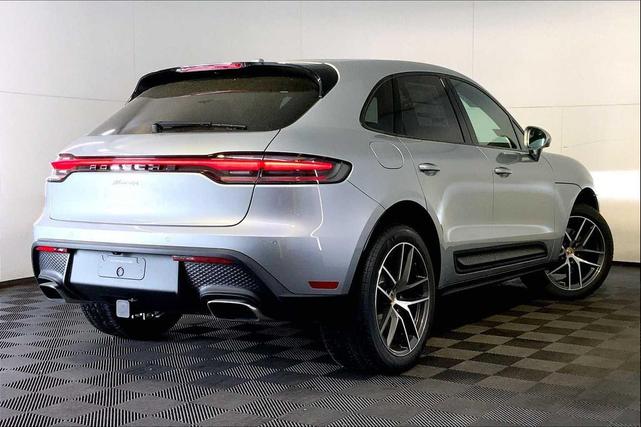 Photo of 2025 Dolomite Silver Metallic Porsche Macan