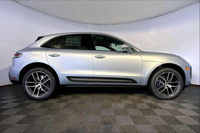 Photo of 2025 Dolomite Silver Metallic Porsche Macan