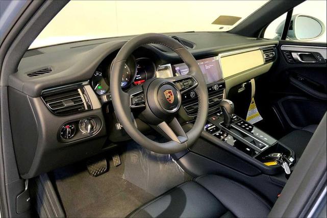Photo of 2025 Dolomite Silver Metallic Porsche Macan