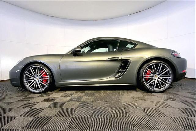 Photo of 2025 Aventurine Green Metallic Porsche 718 Cayman