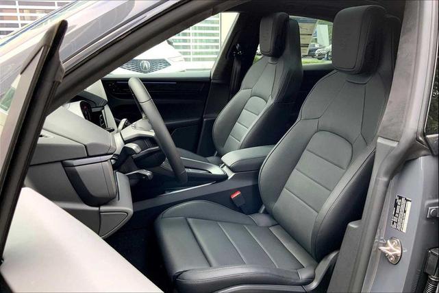 Photo of 2025 Gray Porsche Macan