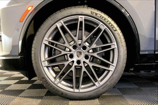 Photo of 2025 Gray Porsche Macan