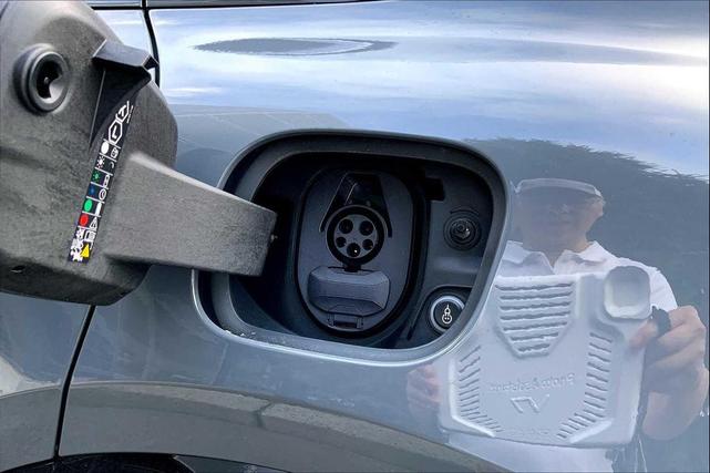 Photo of 2025 Gray Porsche Macan