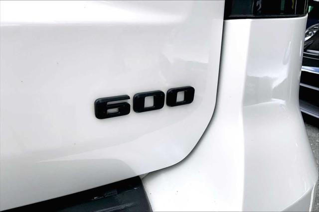 Photo of 2022 Crystal White Tricoat Cadillac Escalade