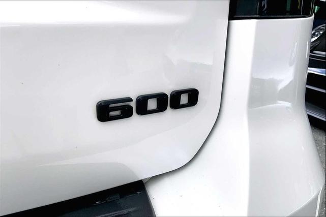 Photo of 2022 Crystal White Tricoat Cadillac Escalade
