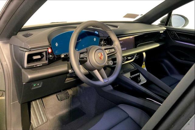 Photo of 2025 Green Porsche Macan