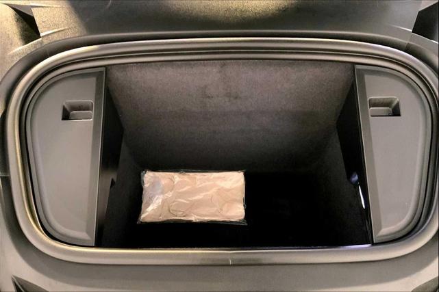Photo of 2021 Jet Black Metallic Porsche Taycan