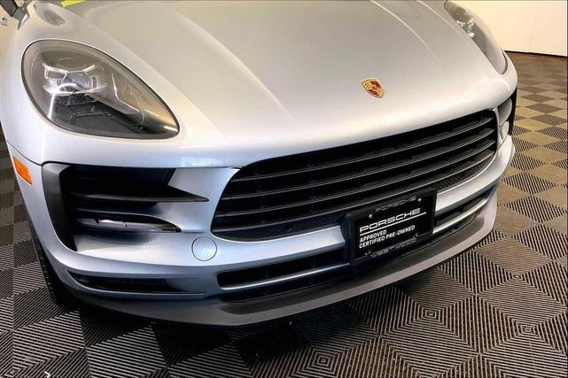 Photo of 2021 Dolomite Silver Metallic Porsche Macan