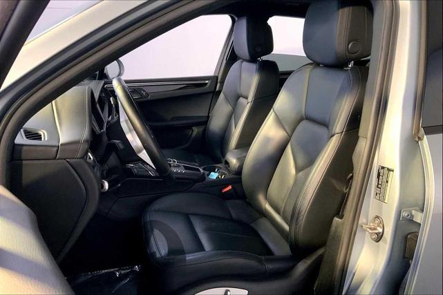 Photo of 2021 Dolomite Silver Metallic Porsche Macan