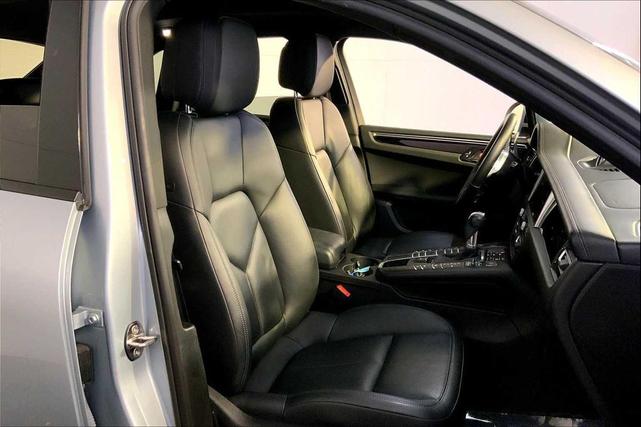 Photo of 2021 Dolomite Silver Metallic Porsche Macan