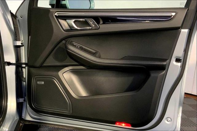 Photo of 2021 Dolomite Silver Metallic Porsche Macan