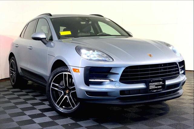 Photo of 2021 Dolomite Silver Metallic Porsche Macan