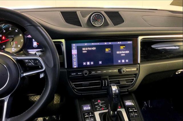 Photo of 2021 Dolomite Silver Metallic Porsche Macan