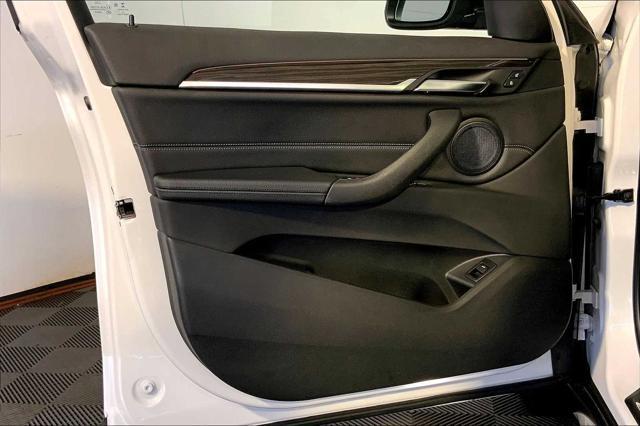 Photo of 2018 Mineral White Metallic BMW X1