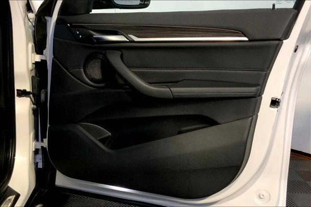 Photo of 2018 Mineral White Metallic BMW X1