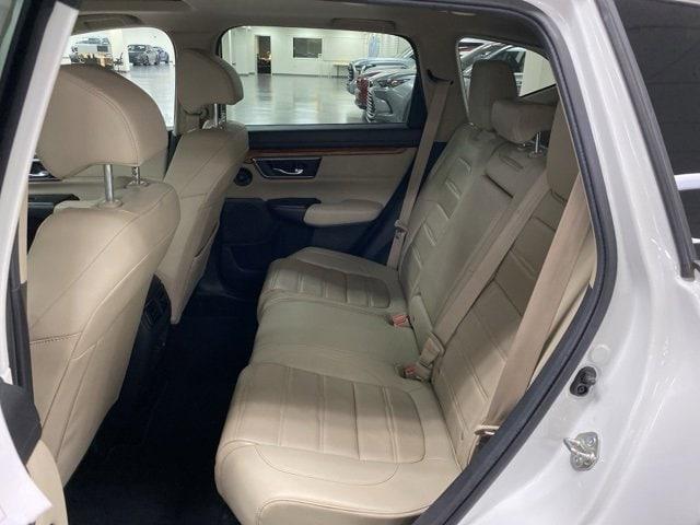 Photo of 2017 White Diamond Pearl Honda CR-V