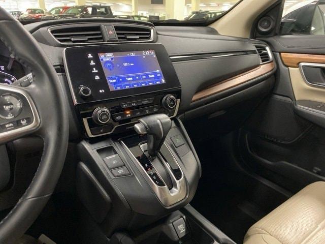 Photo of 2017 White Diamond Pearl Honda CR-V