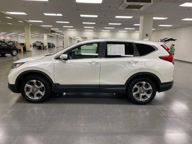 Photo of 2017 White Diamond Pearl Honda CR-V